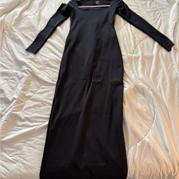 SKIMS Classic Black Long Sleeve Dress - Picture 4 of 4